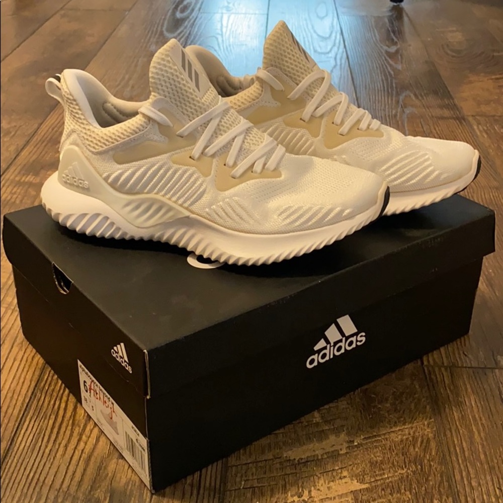 Adidas Alphabounce beyond (women’s 6.5)
